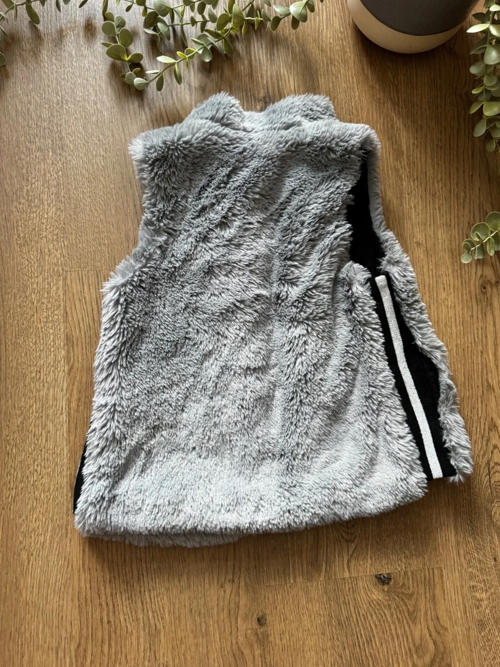 Girls Gray Faux Fur Zip Vest